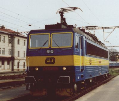 lokomotywa 363 061-3 na stacji Praha Hl. N., 4 maja 1999